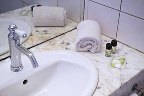 Ours Blanc - Place Victor Hugo