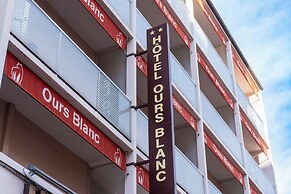 Ours Blanc - Place Victor Hugo