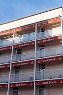 Ours Blanc - Place Victor Hugo