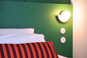 Ours Blanc - Place Victor Hugo