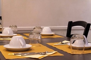 Ours Blanc - Place Victor Hugo