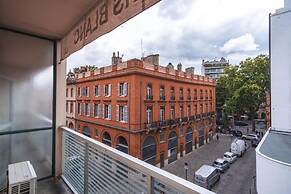 Ours Blanc - Place Victor Hugo