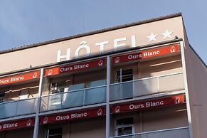 Ours Blanc - Place Victor Hugo