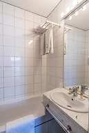 Ours Blanc - Place Victor Hugo