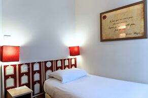 Ours Blanc - Place Victor Hugo