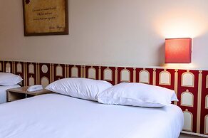 Ours Blanc - Place Victor Hugo