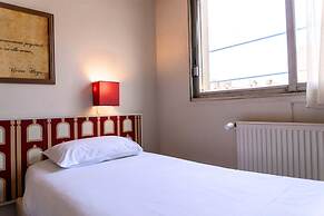 Ours Blanc - Place Victor Hugo
