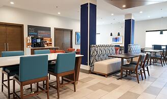 Holiday Inn Express & Suites Dallas Southwest-Cedar Hill by IHG