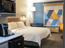 Holiday Inn Express & Suites Dallas Southwest-Cedar Hill by IHG