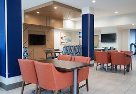 Holiday Inn Express & Suites Dallas Southwest-Cedar Hill by IHG