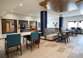 Holiday Inn Express & Suites Dallas Southwest-Cedar Hill by IHG