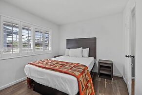 American Executive Inn