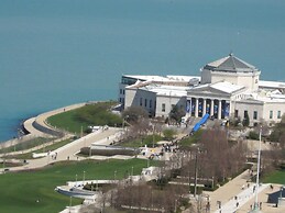 Chicago Downtown Condo - Michigan Ave Suite ID 14-15