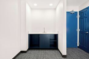 Spark by Hilton Lancaster Dutch Country