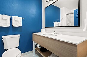 Spark by Hilton Lancaster Dutch Country