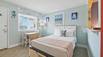 Pelican Pointe Clearwater Beach Hotel