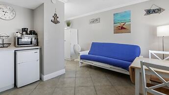 Pelican Pointe Clearwater Beach Hotel