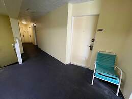 Pelican Pointe Clearwater Beach Hotel