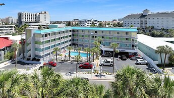 Pelican Pointe Clearwater Beach Hotel