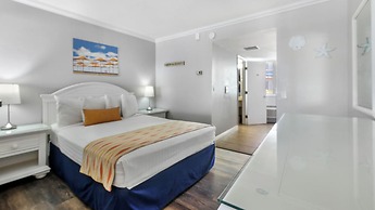 Pelican Pointe Clearwater Beach Hotel