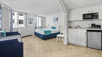 Pelican Pointe Clearwater Beach Hotel