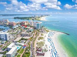 Pelican Pointe Clearwater Beach Hotel