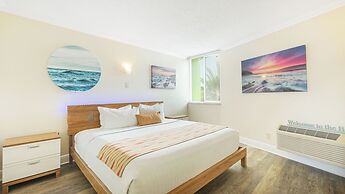 Pelican Pointe Clearwater Beach Hotel