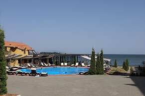 Best Western Bohemian Resort