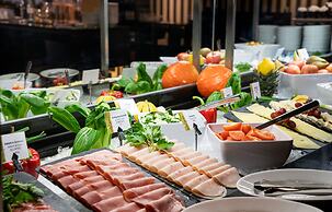 Holiday Inn Zurich - Messe by IHG