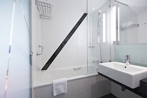 Holiday Inn Zurich - Messe by IHG