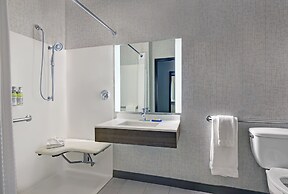 Holiday Inn Express Hotel & Suites NEWPORT by IHG