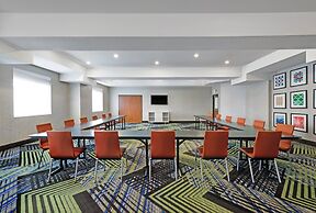 Holiday Inn Express Hotel & Suites NEWPORT by IHG