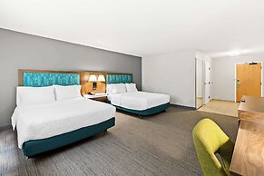 Hampton Inn & Suites Canton