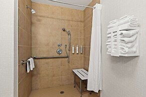 Hampton Inn & Suites Canton