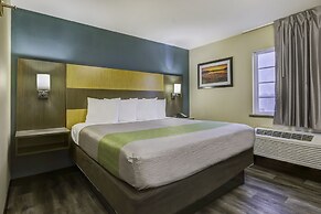 Studio 6 Lenexa, KS - Overland Park