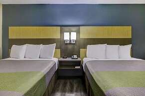 Studio 6 Lenexa, KS - Overland Park