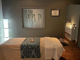Hôtel & Suites Le Dauphin Drummondville