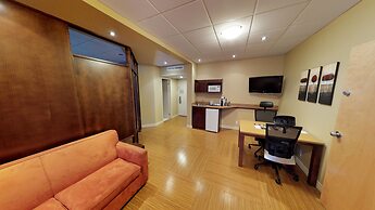 Hôtel & Suites Le Dauphin Drummondville