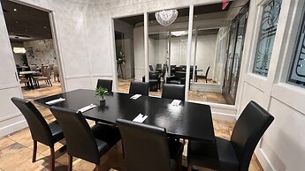 Hôtel & Suites Le Dauphin Drummondville
