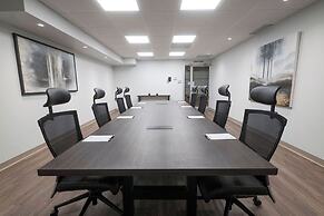Hôtel & Suites Le Dauphin Drummondville