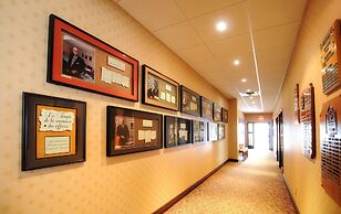 Hôtel & Suites Le Dauphin Drummondville