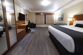 Hôtel & Suites Le Dauphin Drummondville