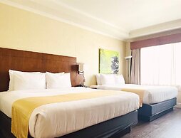 Hôtel & Suites Le Dauphin Drummondville