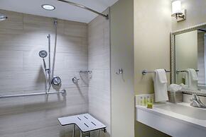 DoubleTree by Hilton Hotel Biloxi