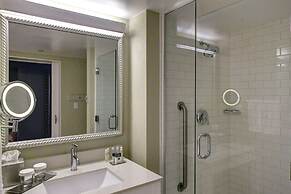 DoubleTree by Hilton Hotel Biloxi