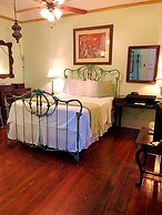 Creole Gardens Guesthouse and Inn
