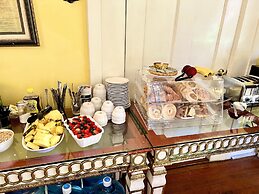 Creole Gardens Guesthouse and Inn