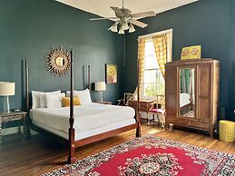 Creole Gardens Guesthouse and Inn