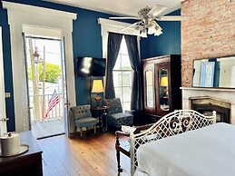 Creole Gardens Guesthouse and Inn