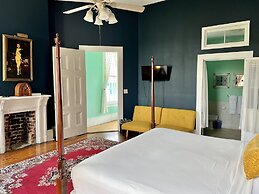 Creole Gardens Guesthouse and Inn